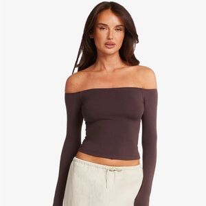 CSB Off Shoulder Leisure Top in Espresso